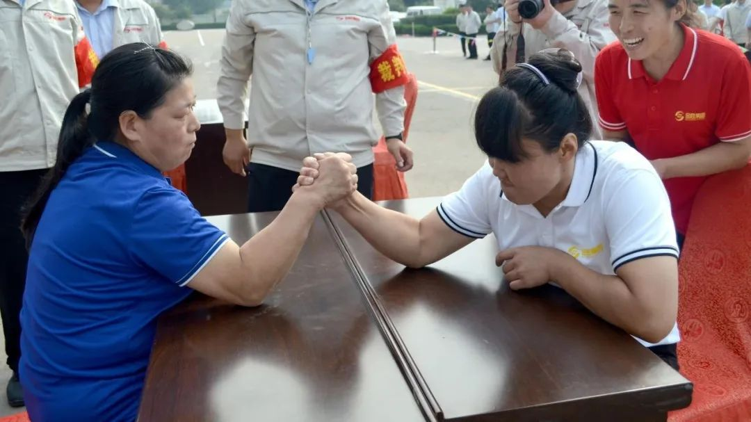 经过各队活带头们的奋力角逐，最10.png